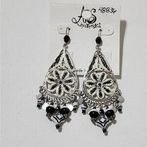 TRESKA‎ beaded dangle long shoulder length chandelier earrings new!!!